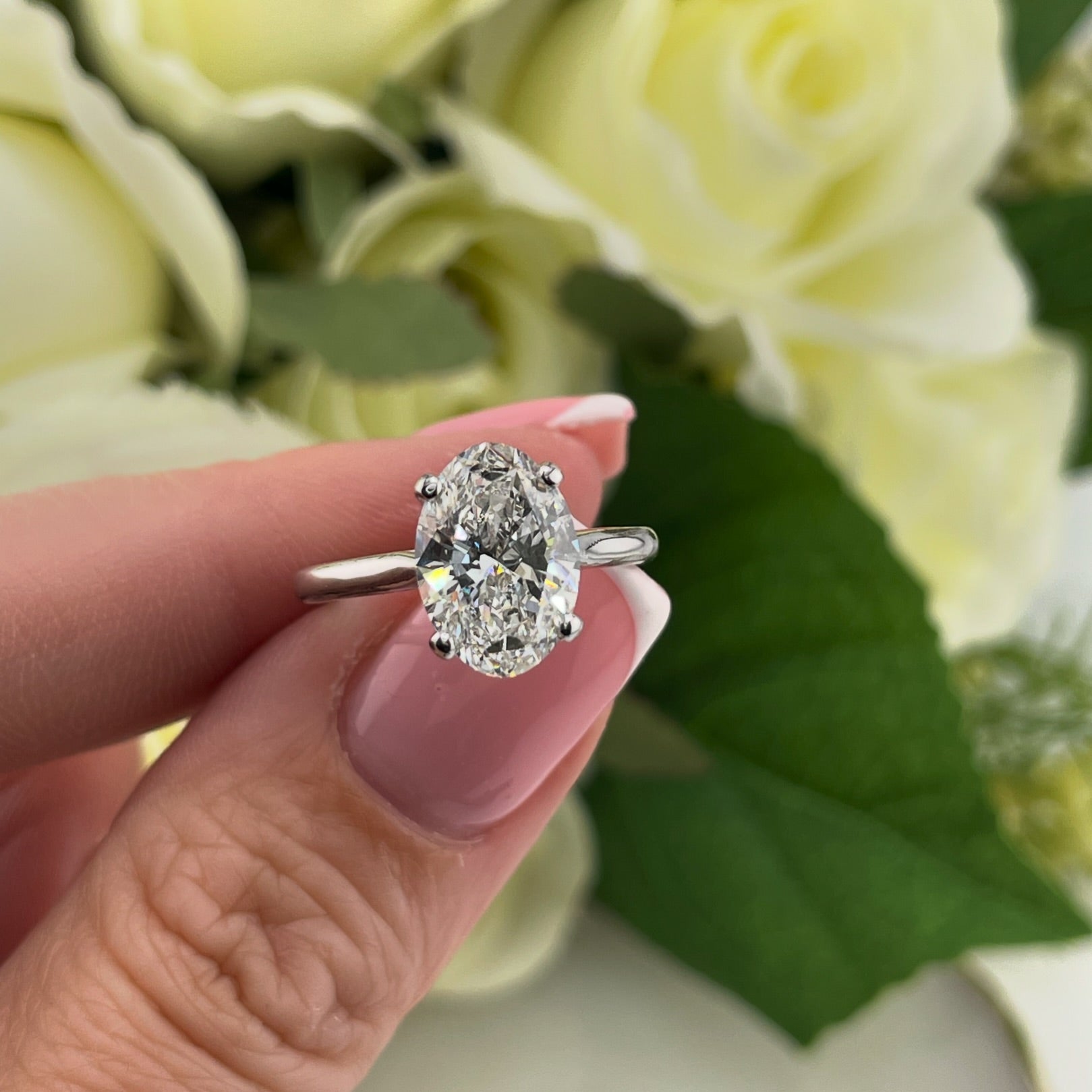 18ct White Gold Oval Lab Grown Diamond Ring IGI Certified