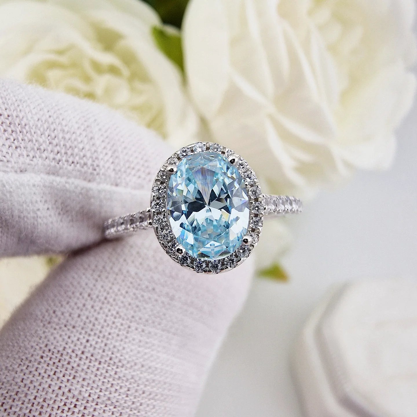 925 Sterling Silver Aquamarine Cz Oval Halo Ring
