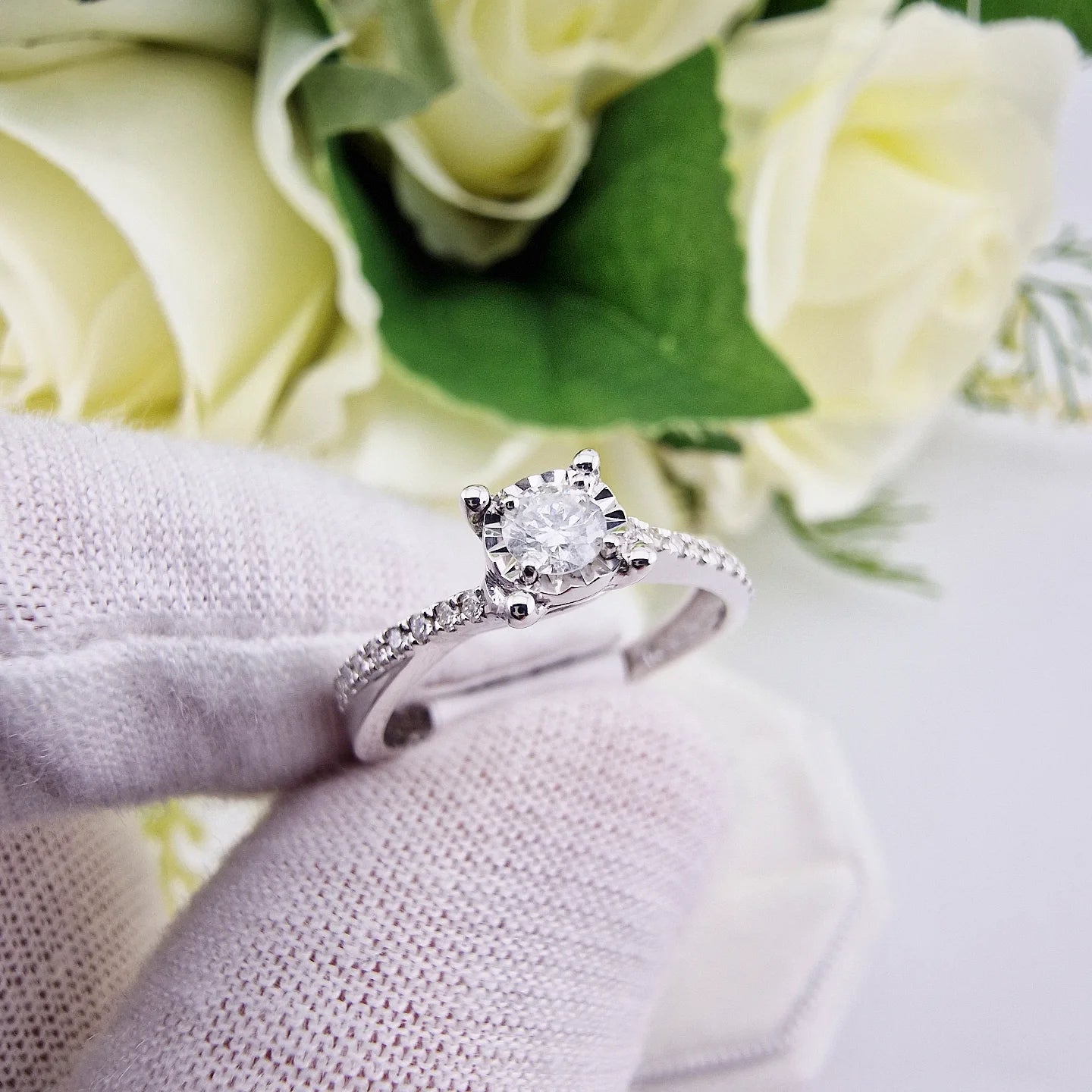 9ct White Gold 0.25ct Solitaire Diamond Ring with Twisted Band