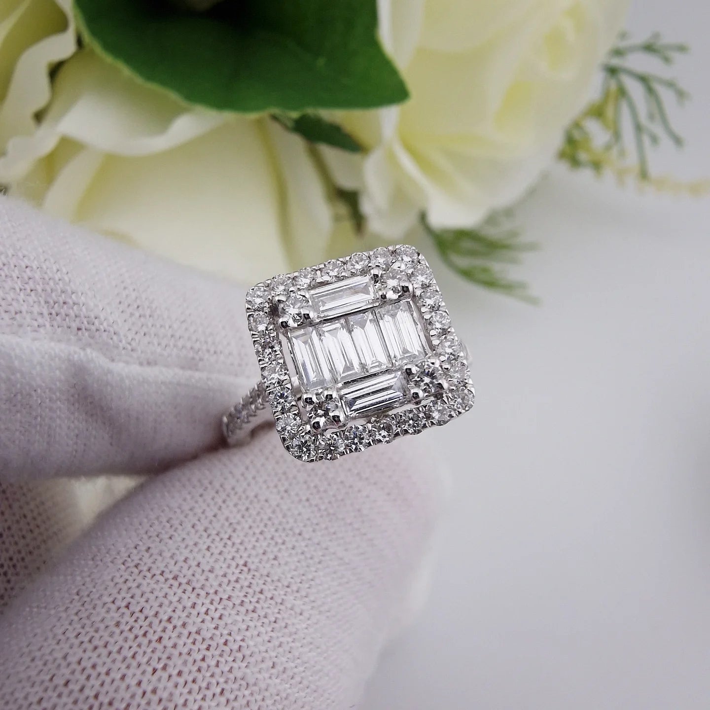 18ct White Gold 1.00ct Square Halo Style Diamond Ring