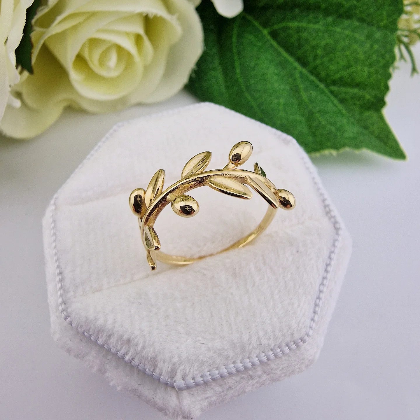 9ct Yellow Gold Leaf Branch Design Ladies Ring