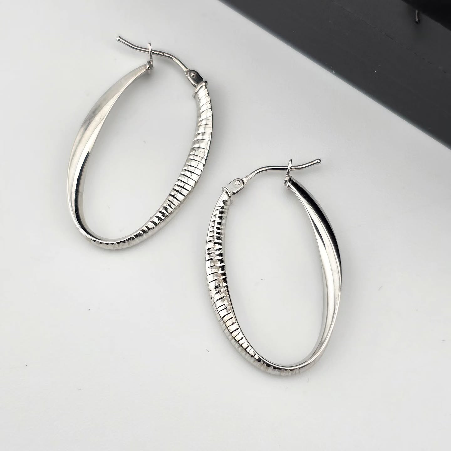 9ct White Gold Oval Twist Ribbed & Plain Hoop Earrings
