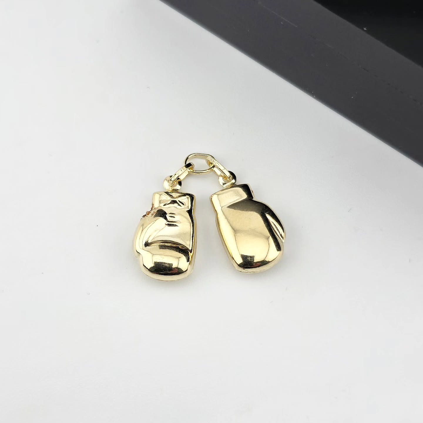 9ct Yellow Gold Boxing Glove Pendant