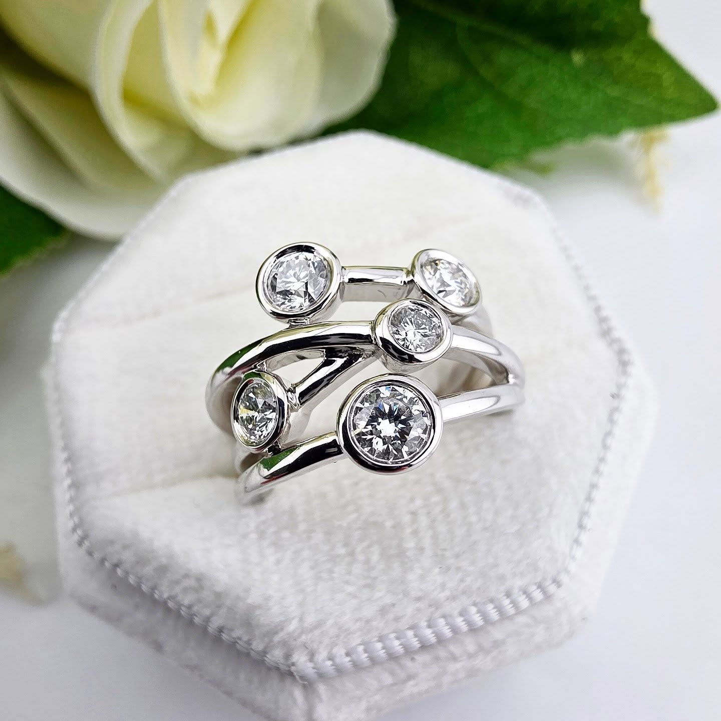 18ct White Gold 0.75ct Diamond Dress Ring