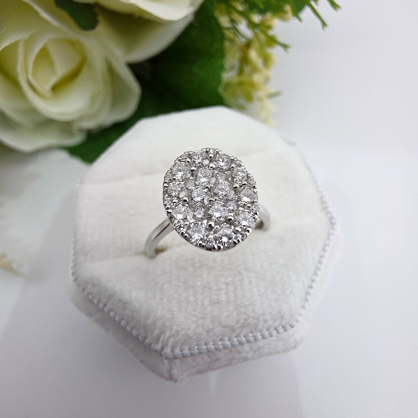 18ct White Gold 1.00ct Oval Dress Ring