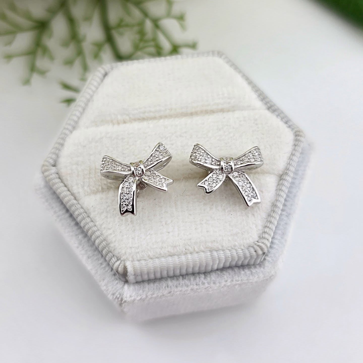 925 Sterling Silver Cz Bow Design Stud Earrings
