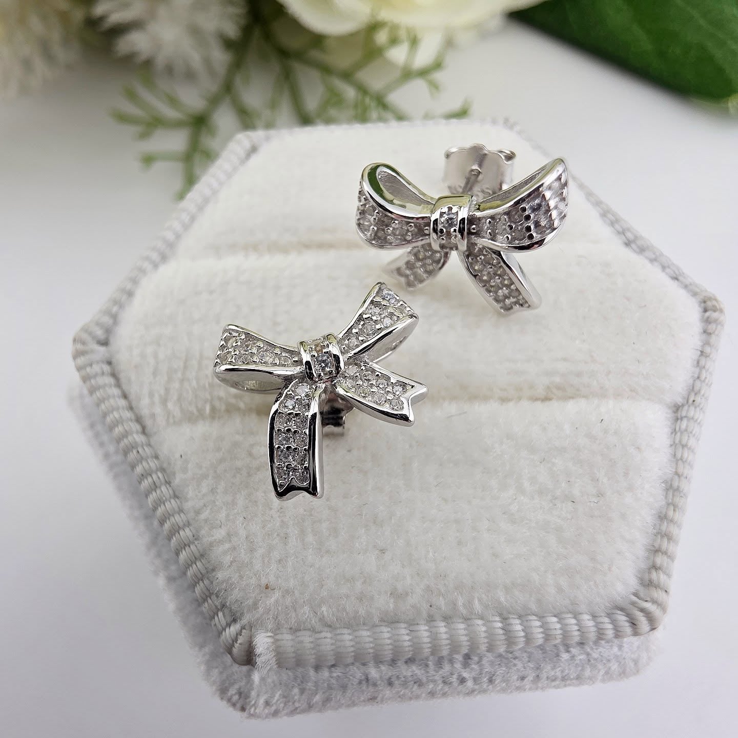 925 Sterling Silver Cz Bow Design Stud Earrings