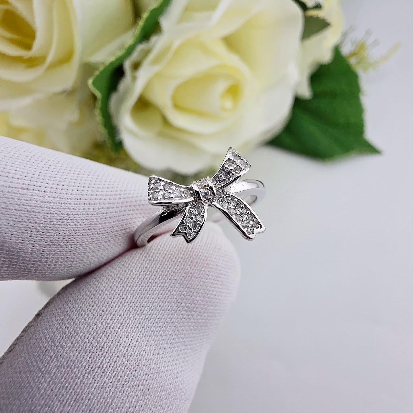 925 Sterling Silver Ladies Cz Bow Design Ring