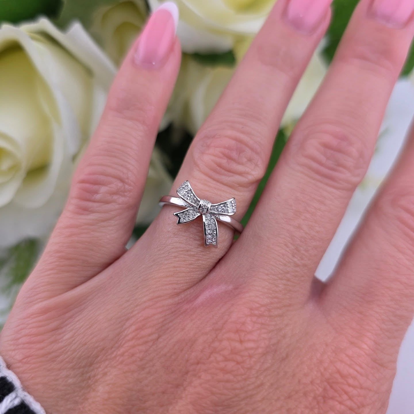 925 Sterling Silver Ladies Cz Bow Design Ring