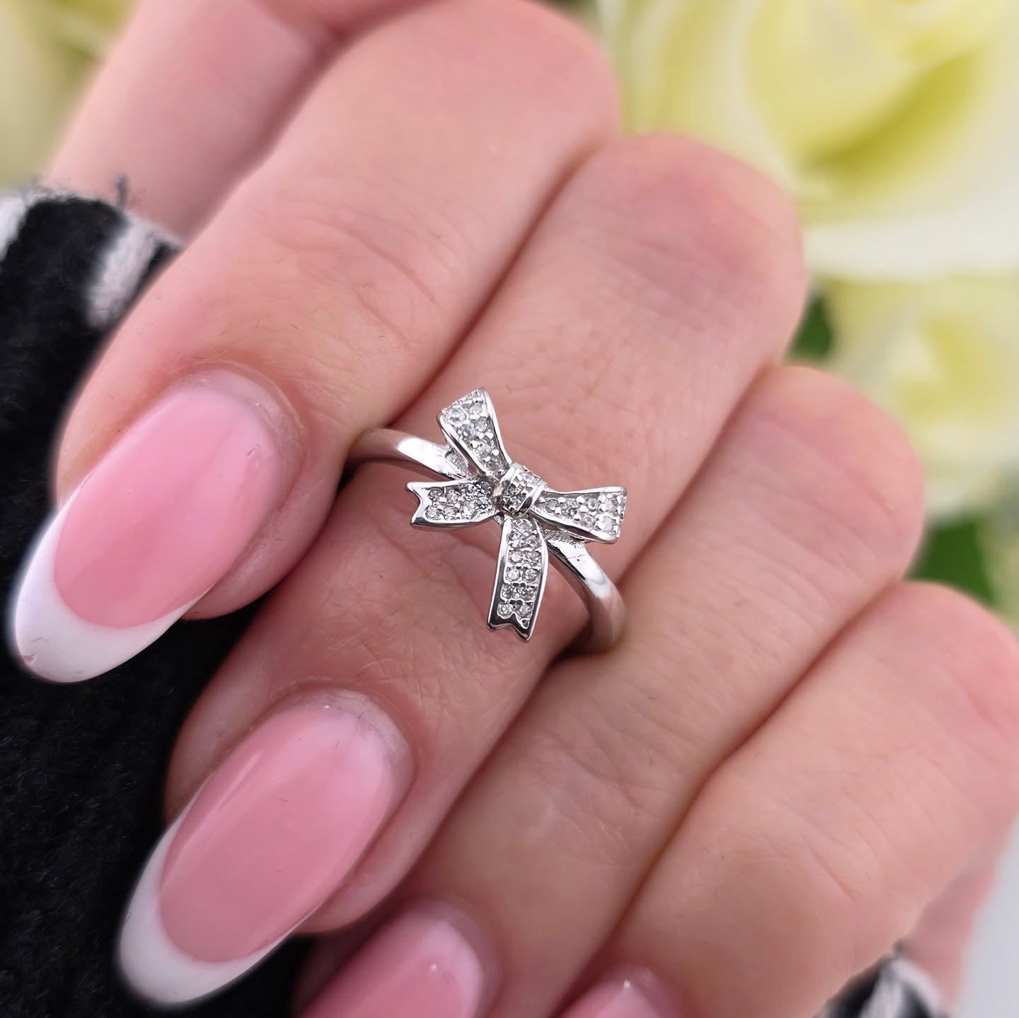 925 Sterling Silver Ladies Cz Bow Design Ring