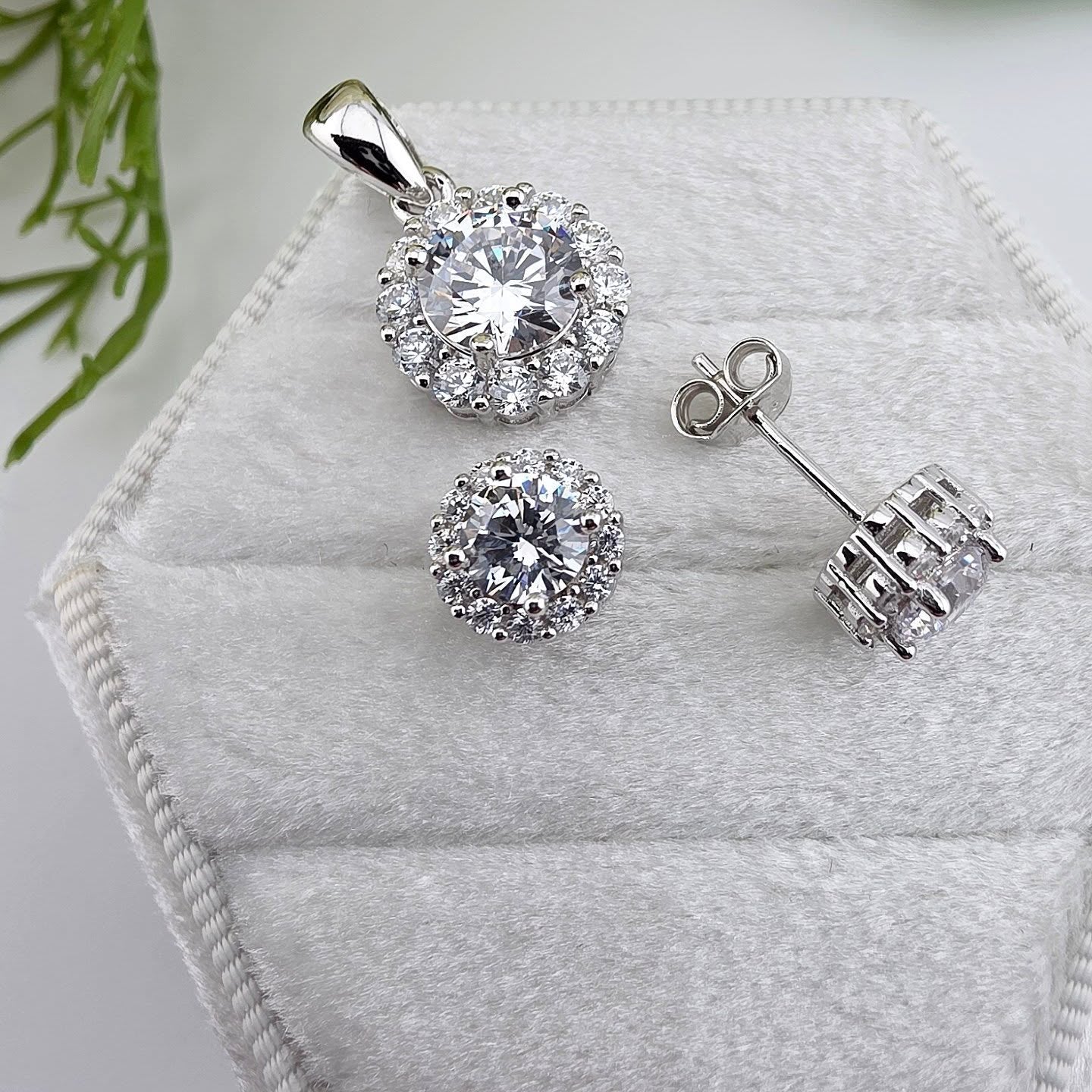 925 Sterling Silver Round Halo Pendant & Stud Earrings Set with 18" Chain