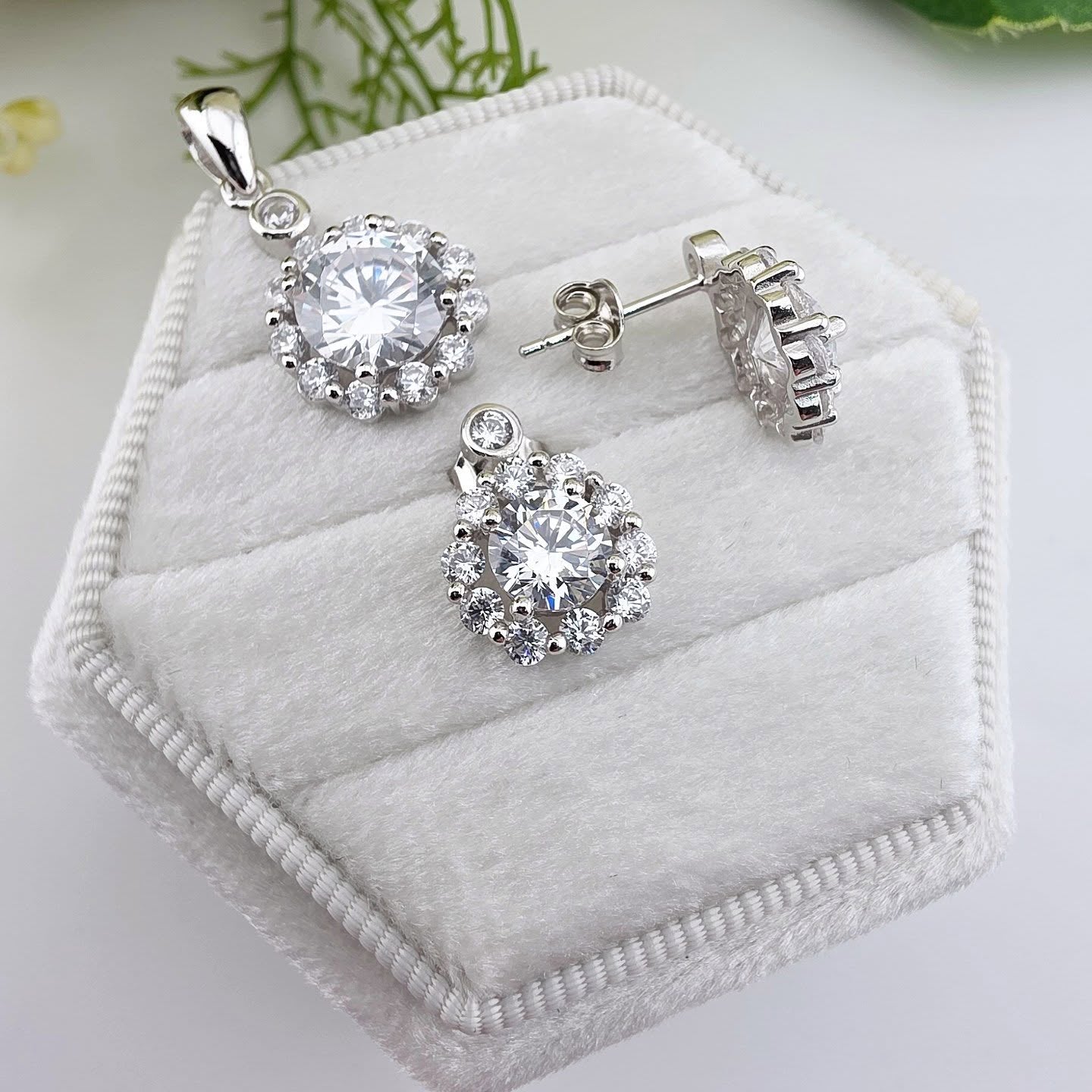 925 Sterling Silver Round Halo Earrings & Pendant Set with 18" Chain