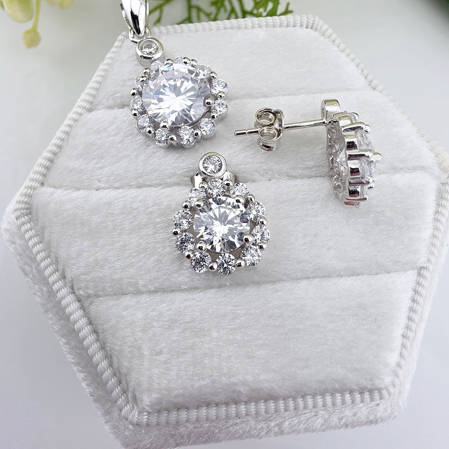 925 Sterling Silver Round Halo Earrings & Pendant Set with 18" Chain