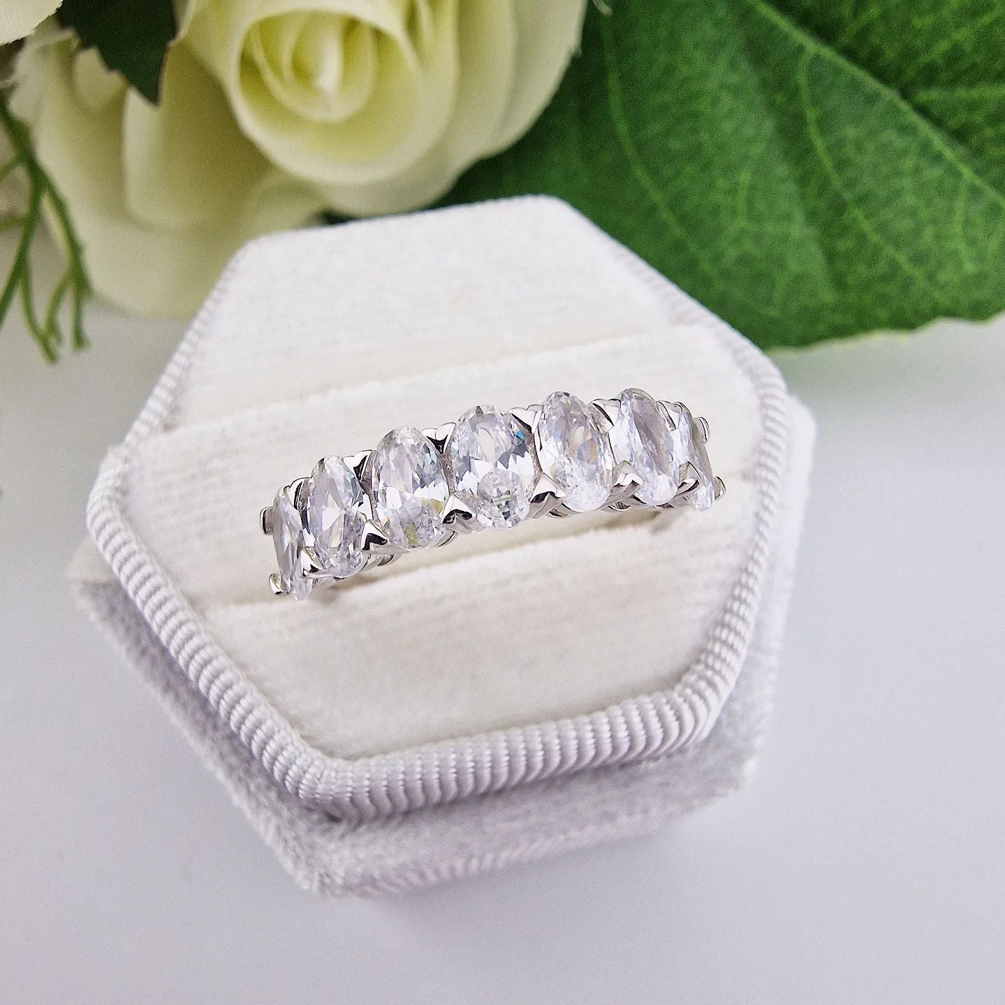 925 Sterling Silver Oval 7 Stone Cz Eternity Ring
