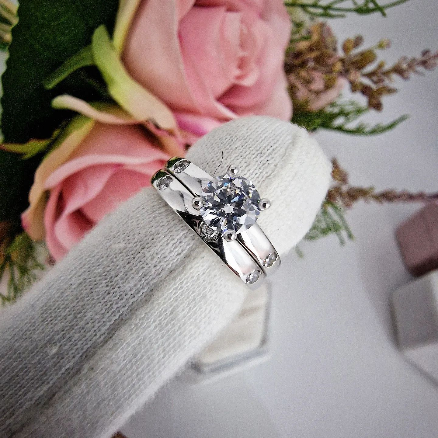 925 Sterling Silver Cz Ladies Ring Set With Cz Studded Bands