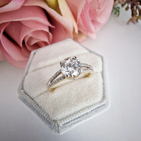 9ct Yellow Gold Split Shank Cz Solitaire Ring
