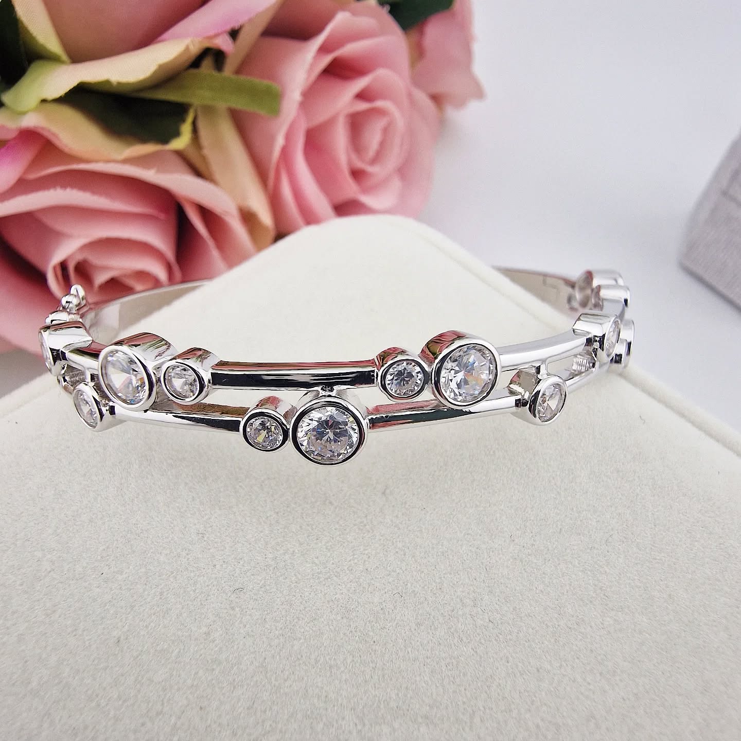 925 Sterling Silver Timeless Rubover Set CZs Ladies J-Jaz Bangle