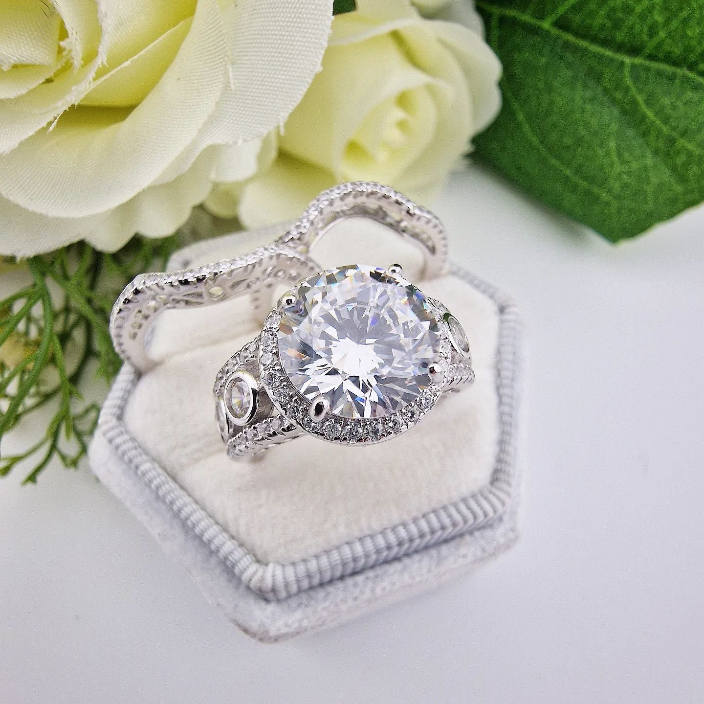 925 Sterling Silver Large Round Cz Centre With Fancy Band Ring Set