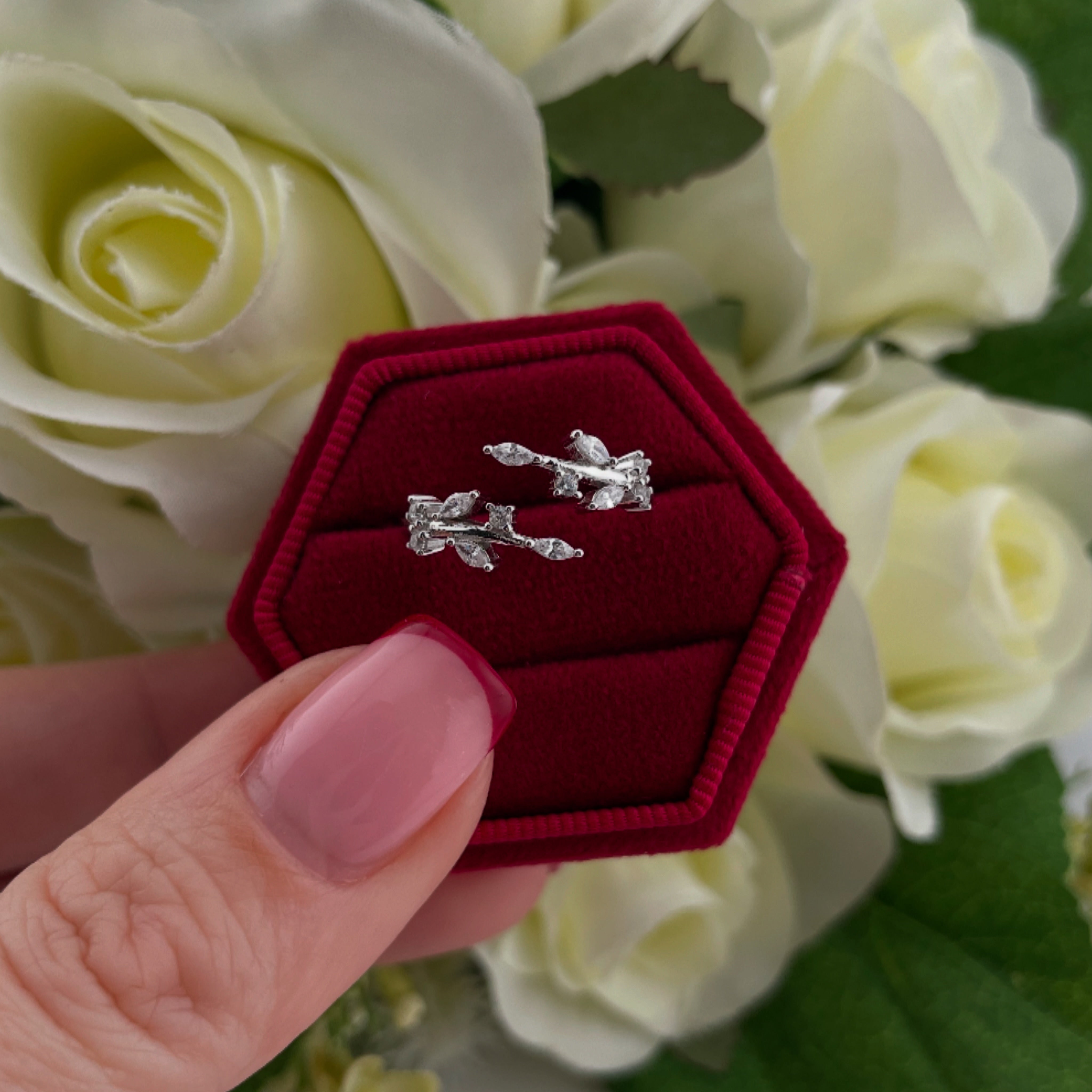 925 Sterling Silver Crossover Cz Leaf Design Ring