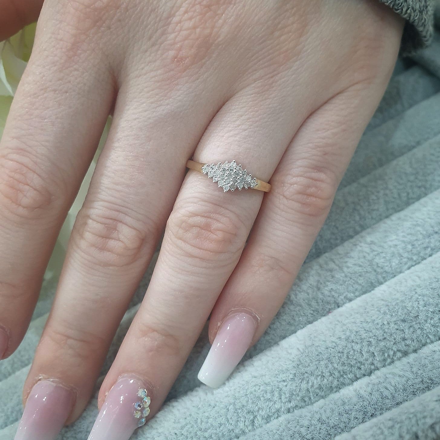 9ct Yellow Gold 0.16ct Diamond Cluster Ring
