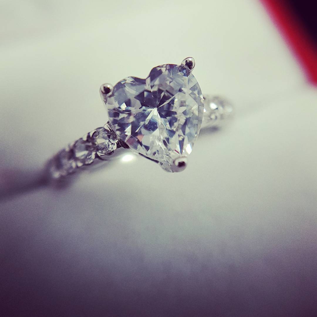 925 Sterling Silver Claw Set Heart Cz Solitaire Ring