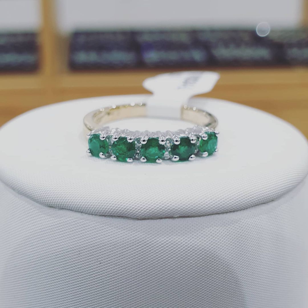 9ct Yellow Gold 0.06ct Diamond & 0.40ct Emerald Eternity Ring