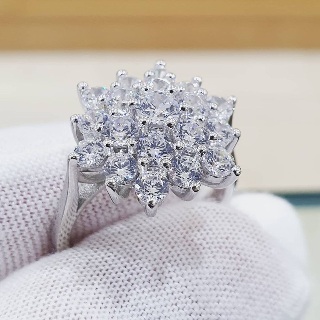 925 Sterling Silver Claw Set Cz Cluster Ring