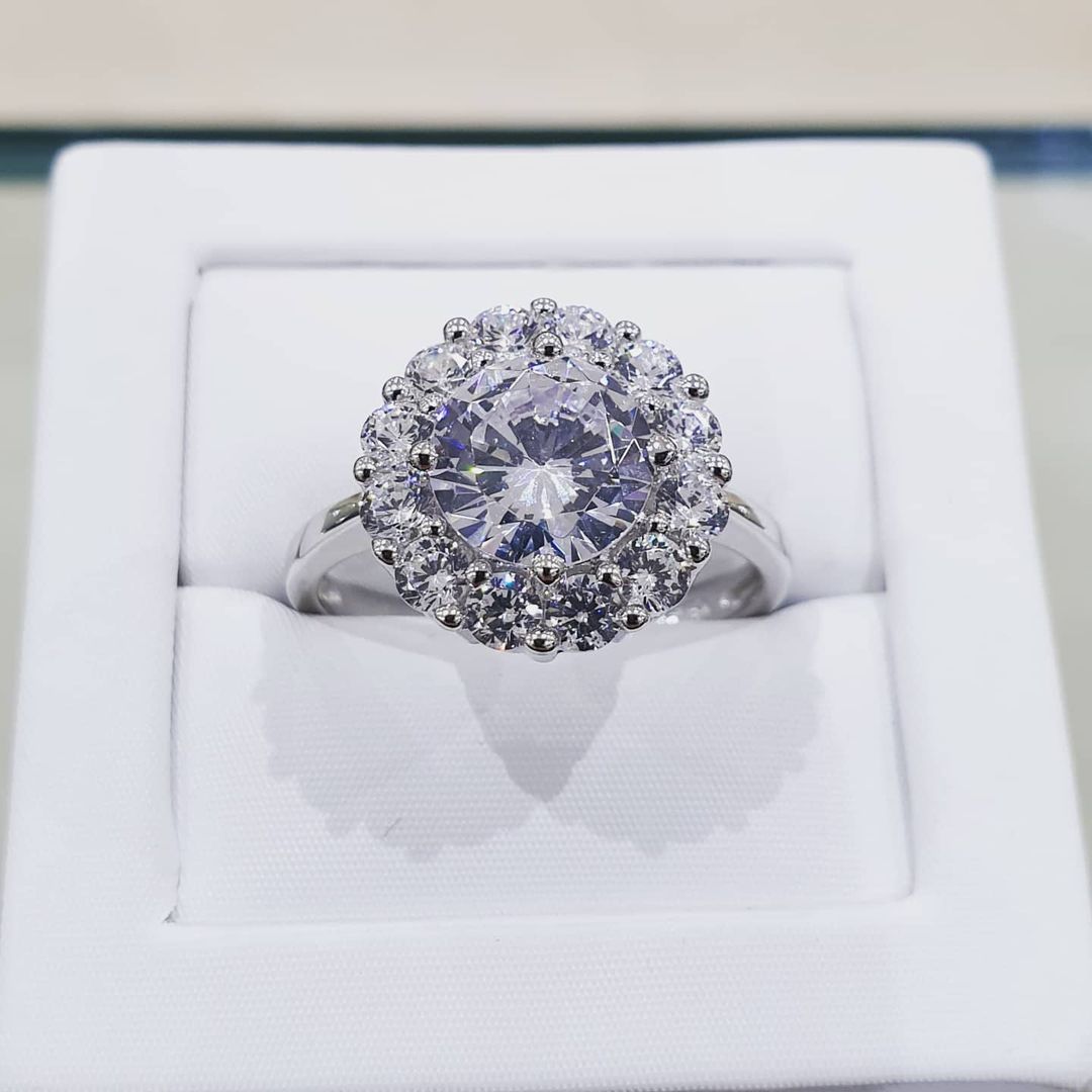 925 Sterling Silver Claw Set Cz Cluster Ring