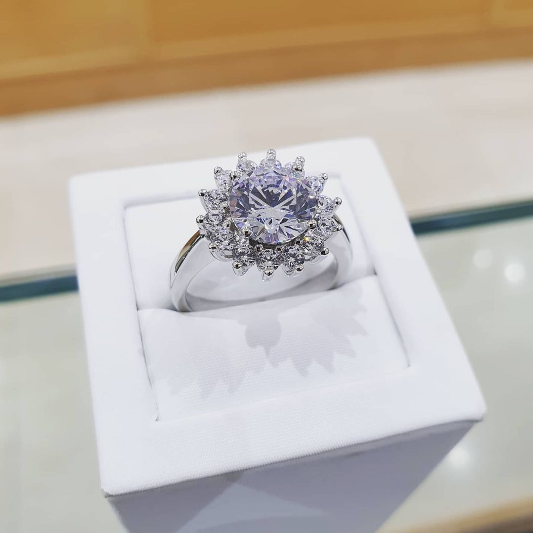 925 Sterling Silver Round Halo Cluster Ring