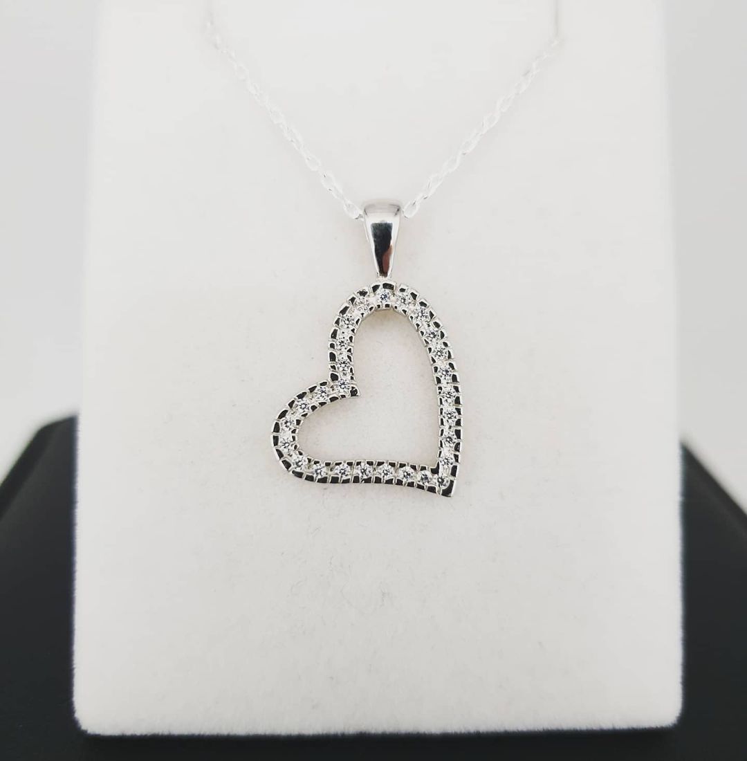 925 Sterling Silver Cz Heart Pendant with Chain