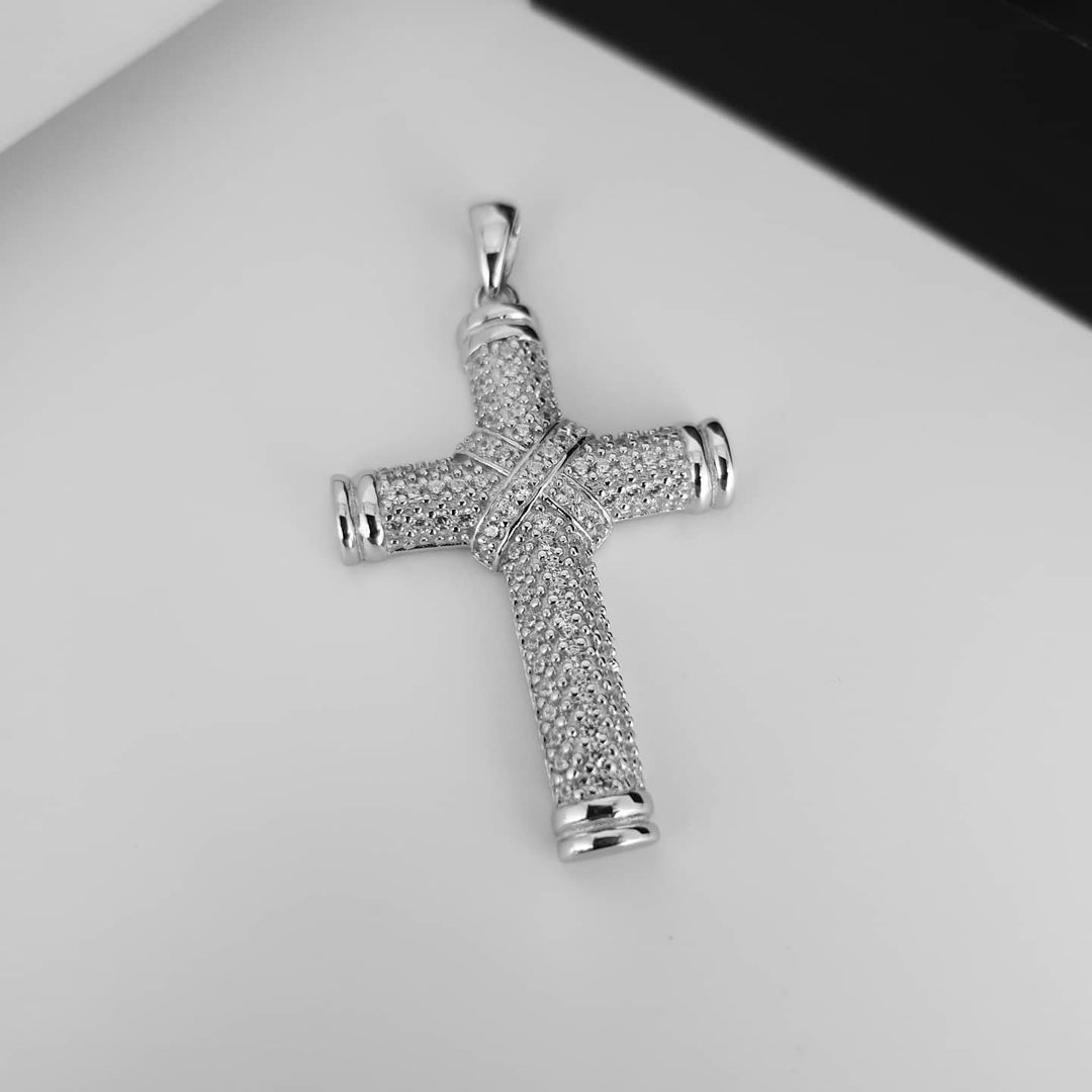 925 Sterling Silver Fancy Cz Kiss Cross with Chain