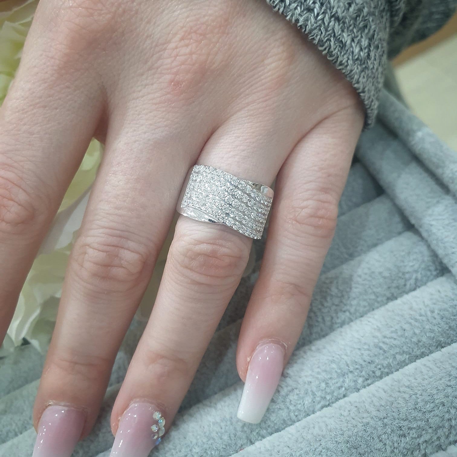 18ct White Gold 1.00ct Diamond Half Eternity Ring