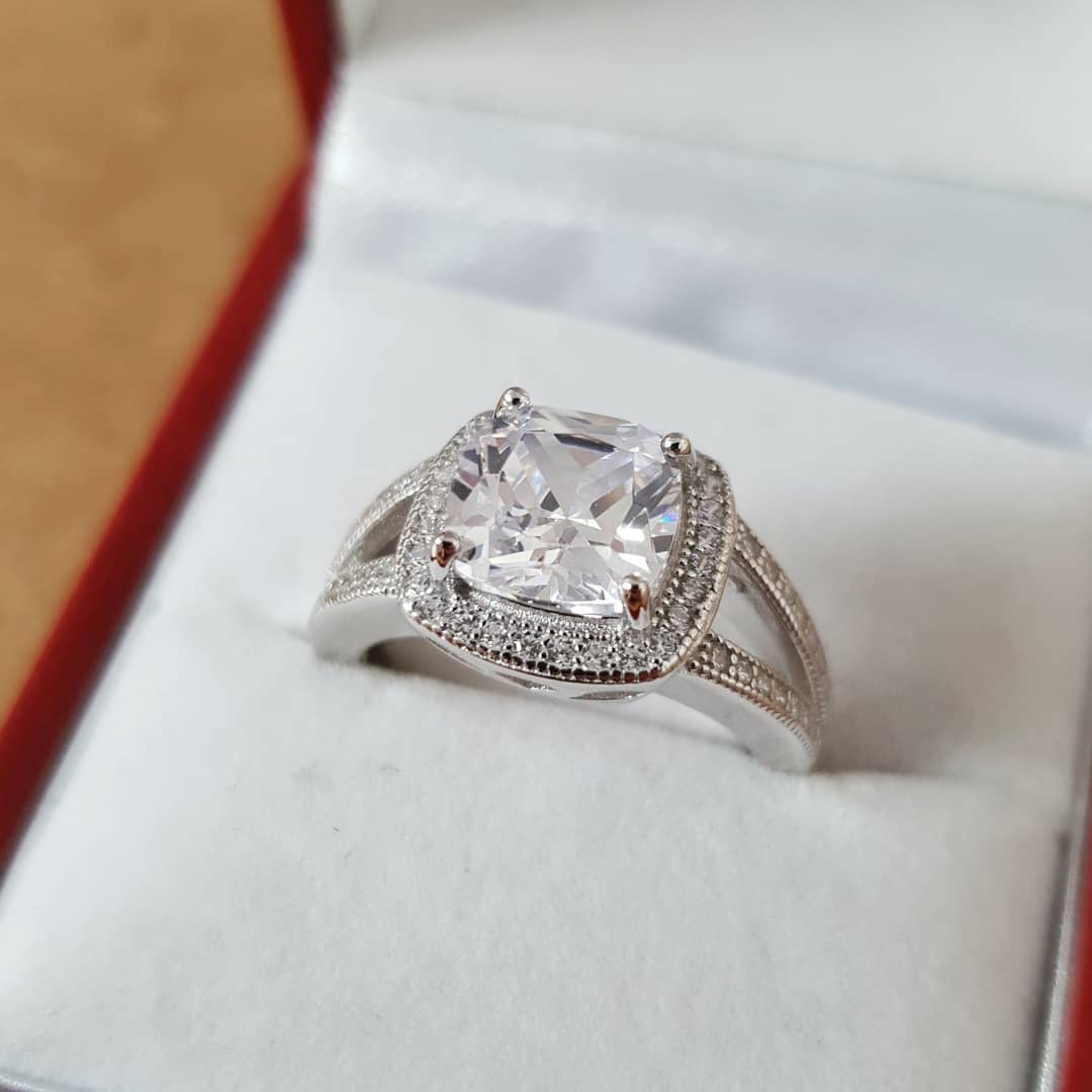 925 Sterling Silver Square Cz Split Shank Ring