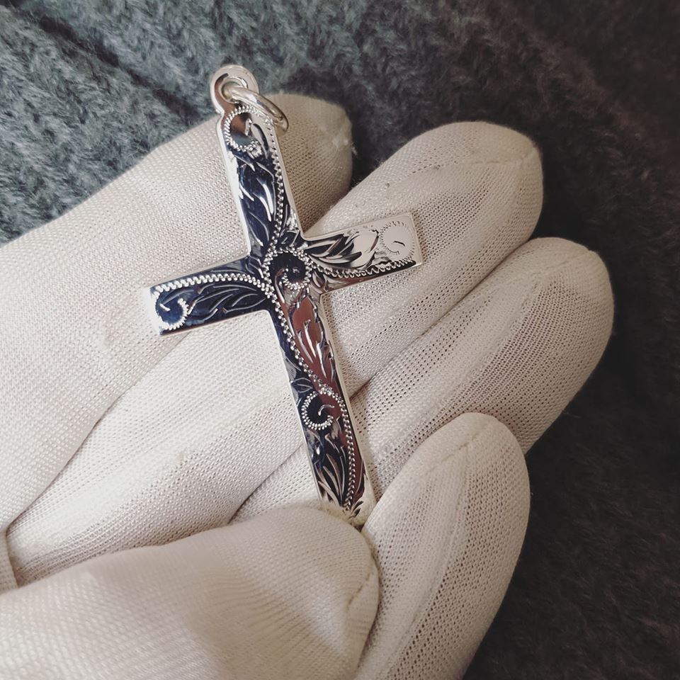 925 Sterling Silver Solid Large Cross with Design and Plain Back and Chain