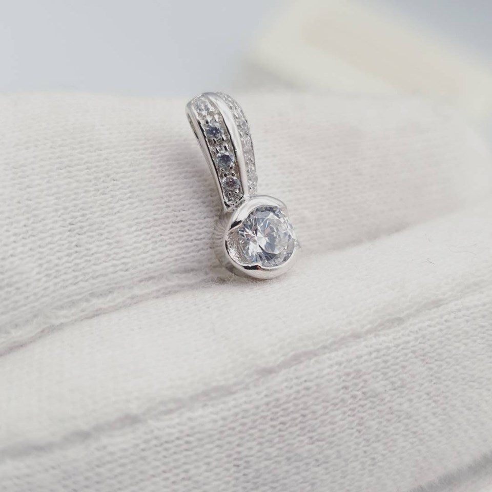 925 Sterling Silver Rubover Set Cz Single Stone Pendant with Chain