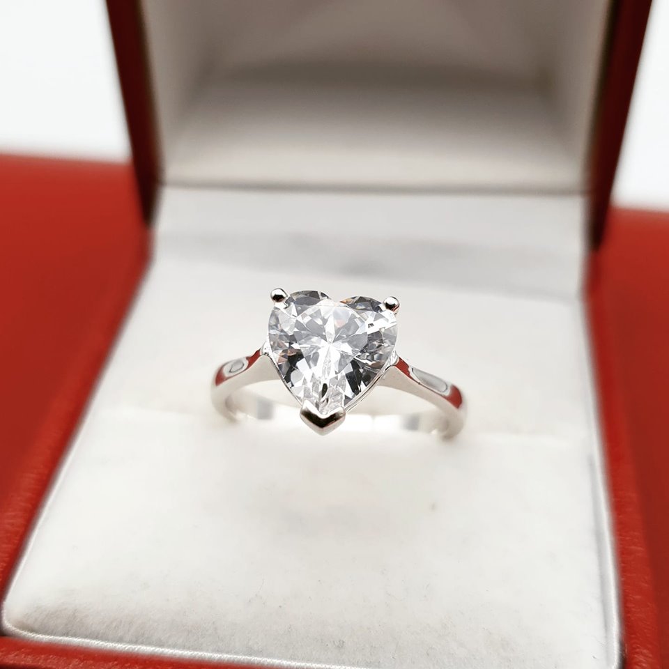 925 Sterling Silver Claw Set Heart Cut Cz Solitaire Ring