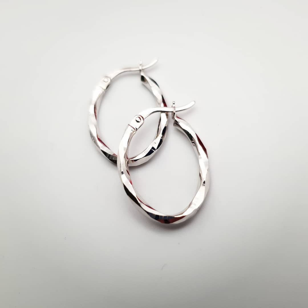 9ct White Gold 22mm Faceted OVAL Hoop Earrings