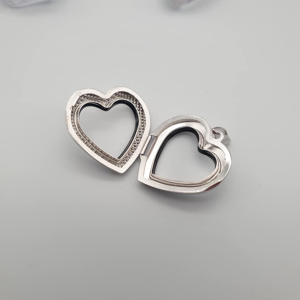 925 Sterling Silver Heart Plain & Ribbed Side Locket with Chain