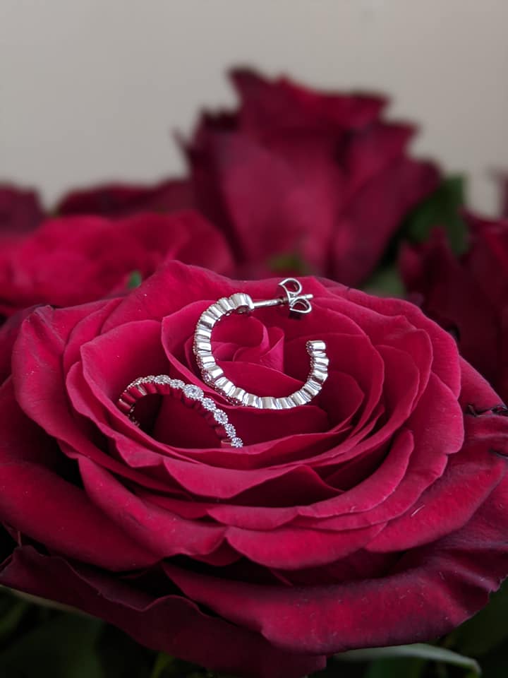 925 Sterling Silver Mill Grain Edge Rubover set CZs Hoop Earrings J-Jaz