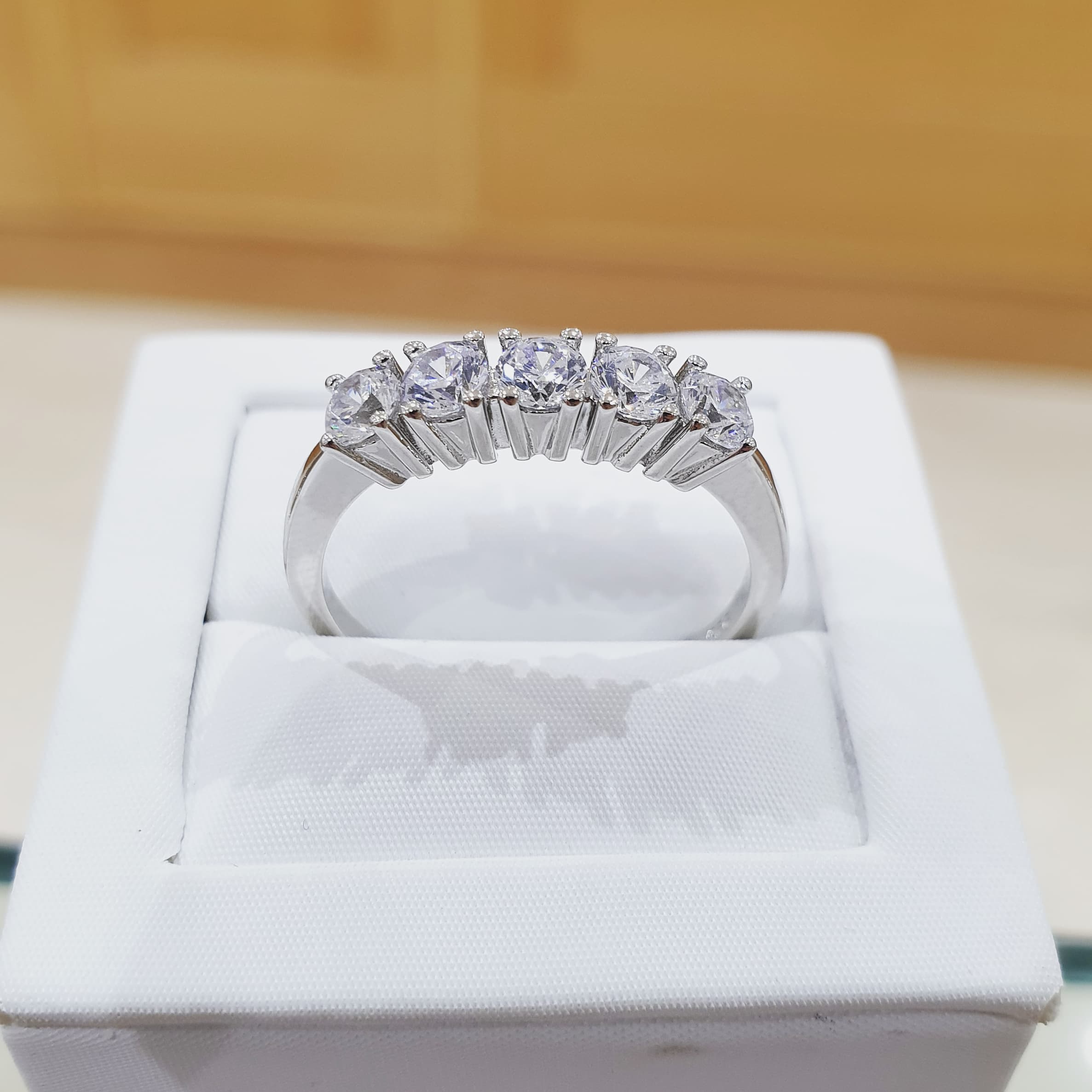925 Sterling Silver Claw Set 5 Stone Cz Eternity Ring