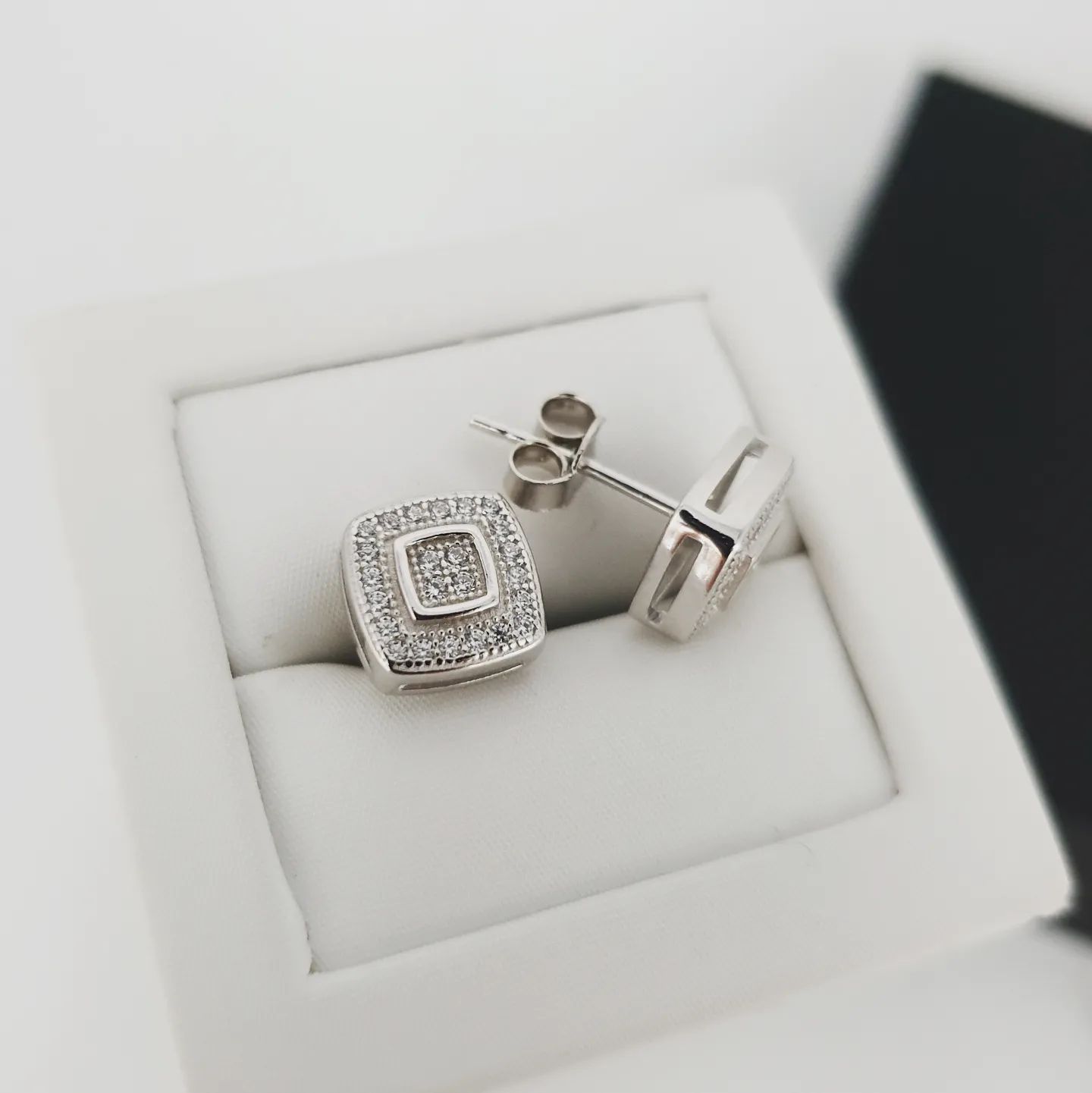 925 Sterling Silver Cushion Set Cz Stud Earrings