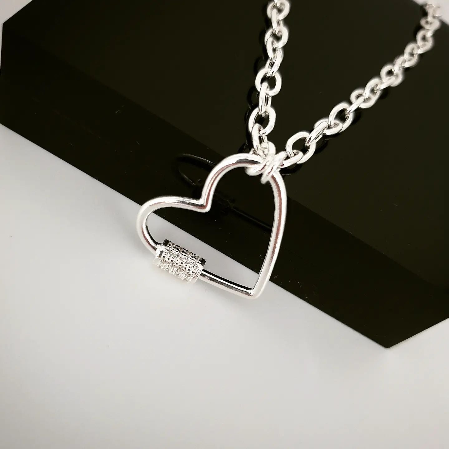 925 Sterling Silver Oval Link Chain with Heart Cubic Zirconia Charm Necklace