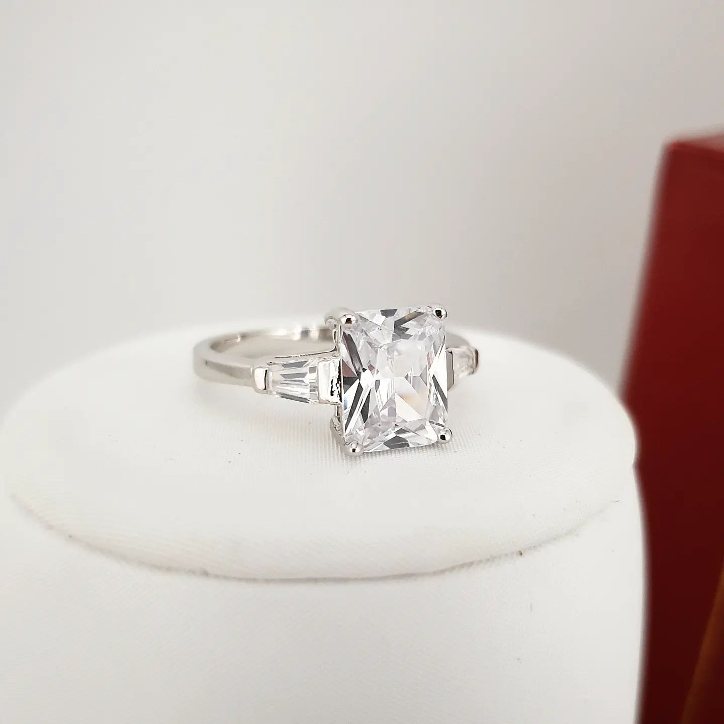 925 Sterling Silver Claw Set Emerald Cut Cz Solitaire Ring