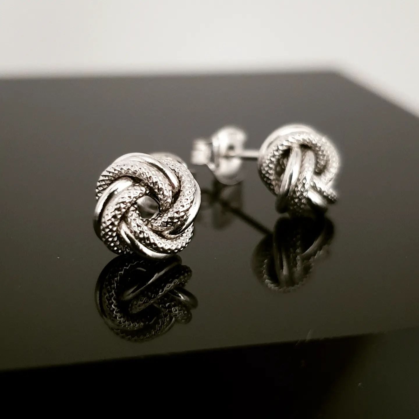 925 Sterling Silver Knot Stud Earrings