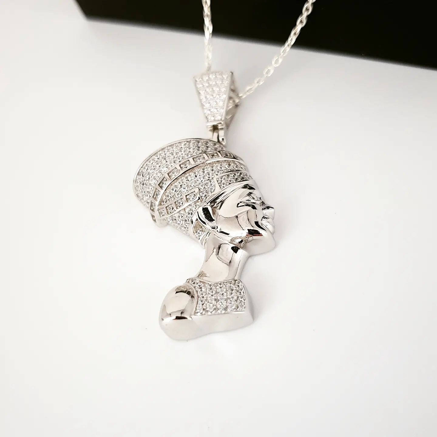 925 Sterling Silver Queen Nefertiti CZ Pendant with 18" Chain