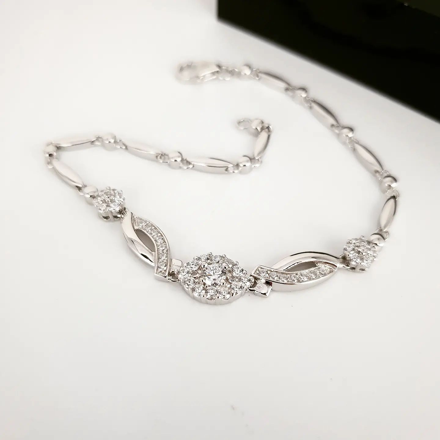 925 Sterling Silver Fancy Cz Ladies Bracelet