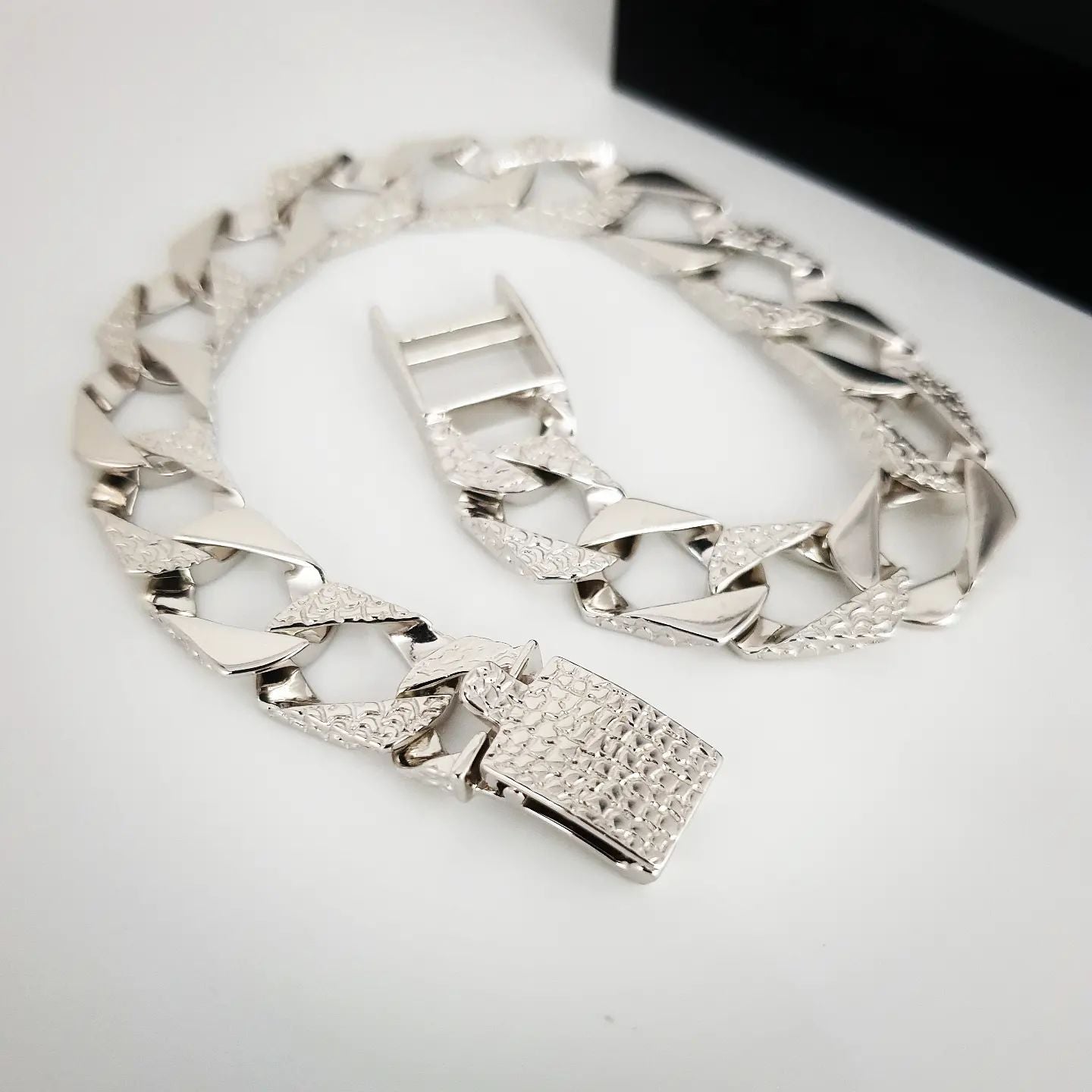 925 Sterling Silver Plain & Patterned Cast Bracelet 8"