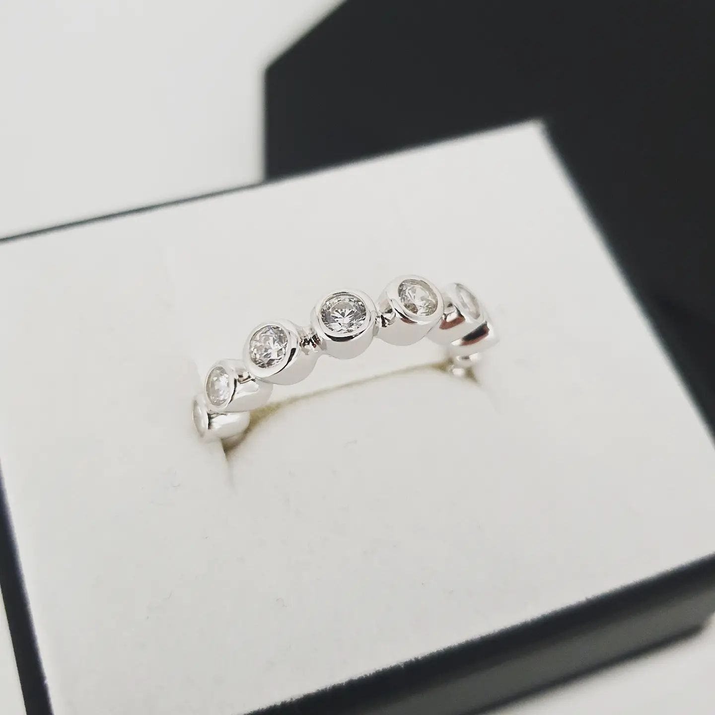 925 Sterling Silver 7 Cz's Rubover Eternity Ring J Jaz