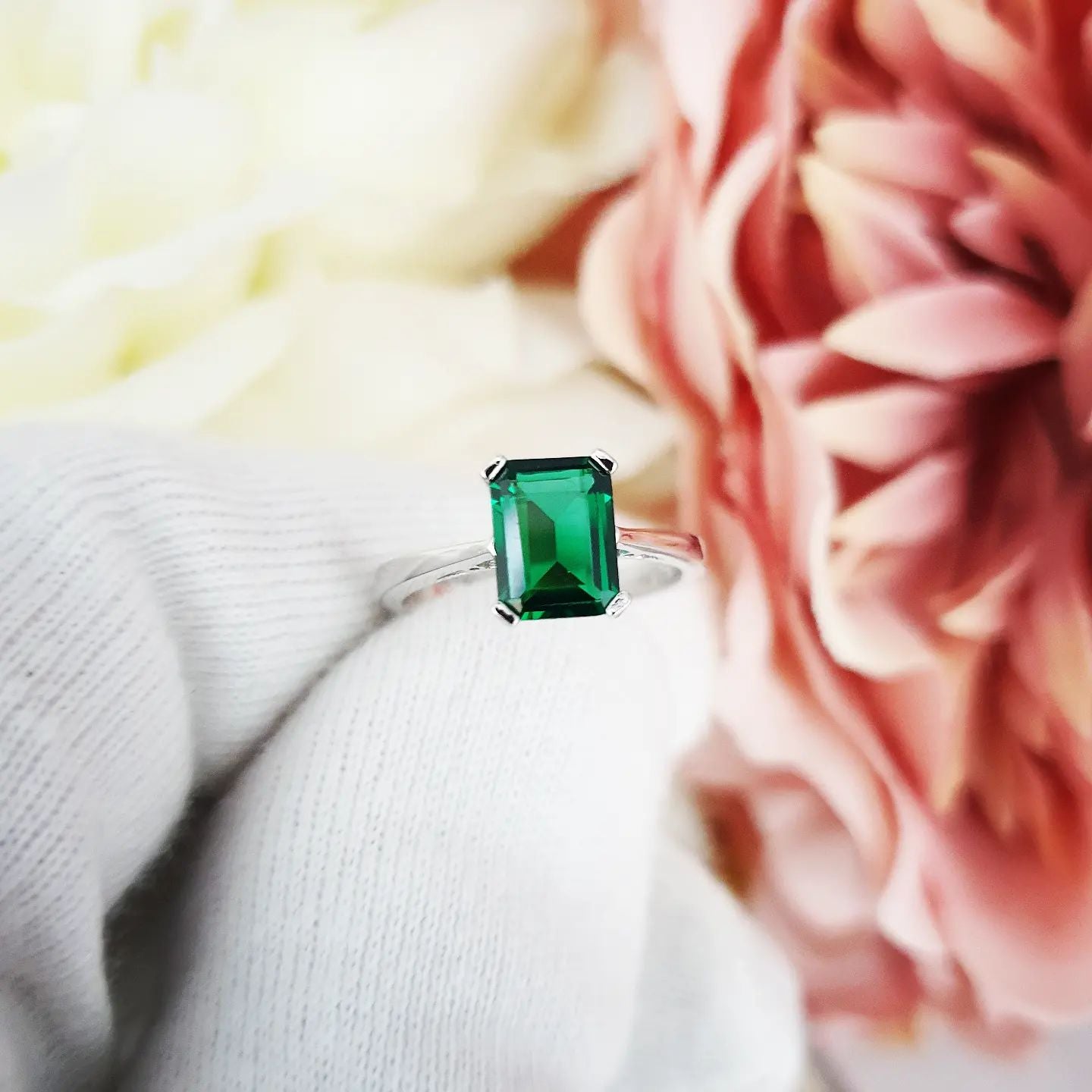 925 Sterling Silver 1.75ct Emerald Cut Emerald Green CZ Ring