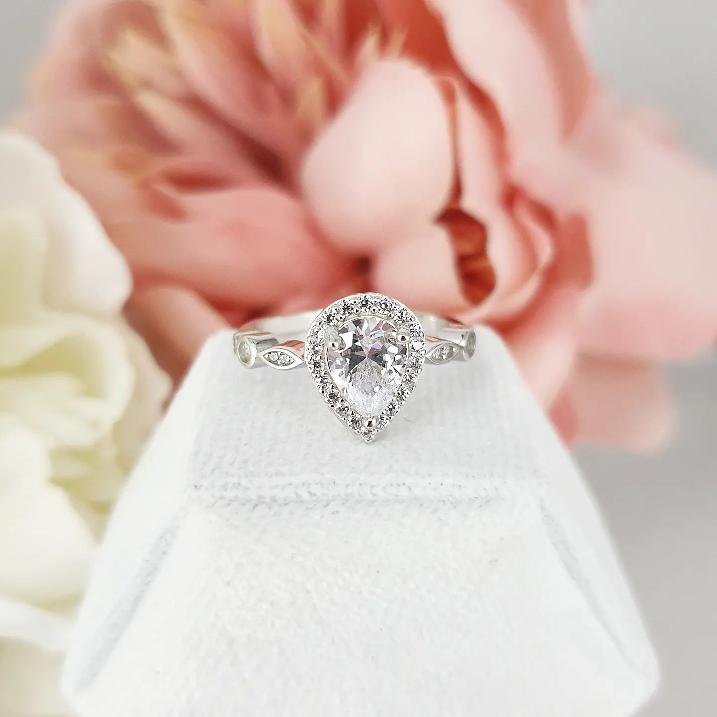 925 Sterling Silver Vintage Cz Tear Drop Ring